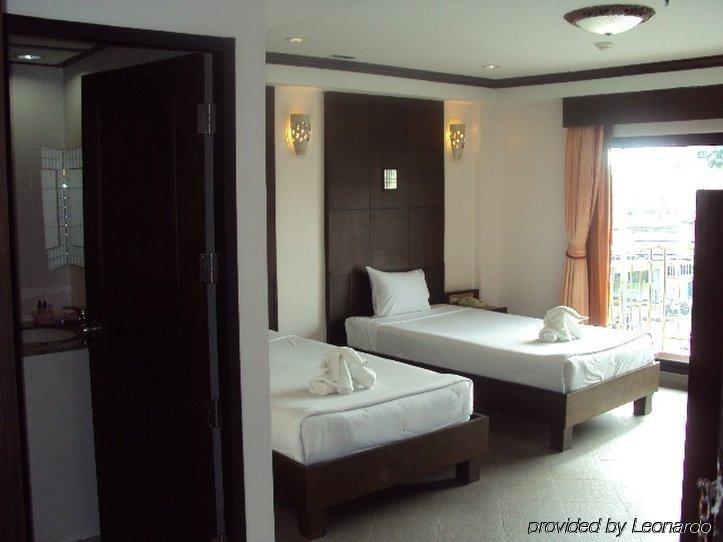 Oyo 447 Royal Express Hotel 2*