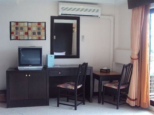 Hotel Oyo 447 Royal Express HHQ