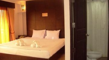 Hotel Oyo 447 Royal Express HHQ